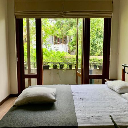 Cozy Luxury Room With Balcony View ! Раджагирия Экстерьер фото